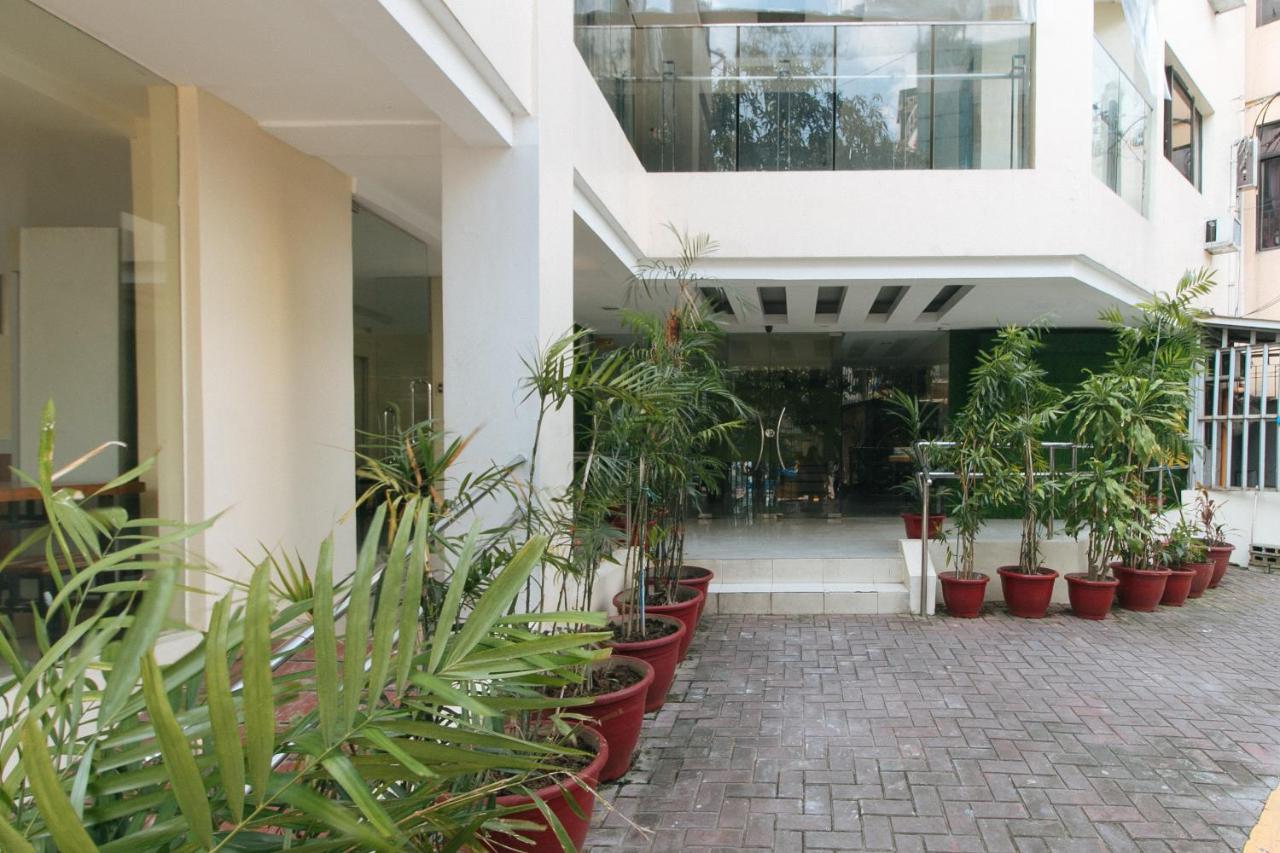 Urbanview At San Antonio'S Place Sampaloc Manila Exteriör bild